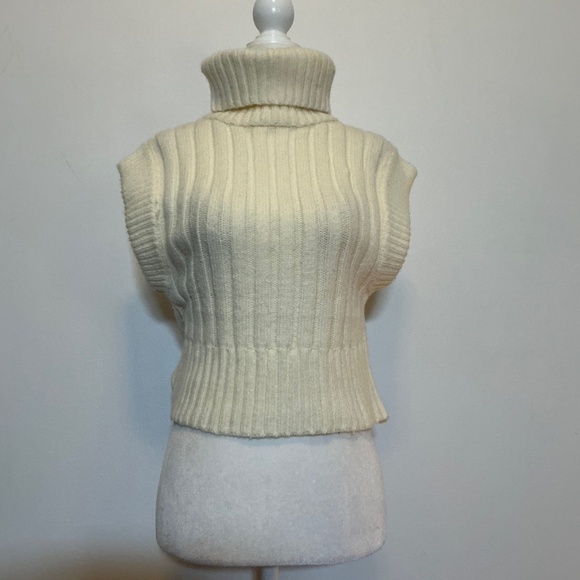 Dèluc Ivory Ribbed Turtleneck Sleeveless Sweater Top – Size XS - Picture 2 of 7